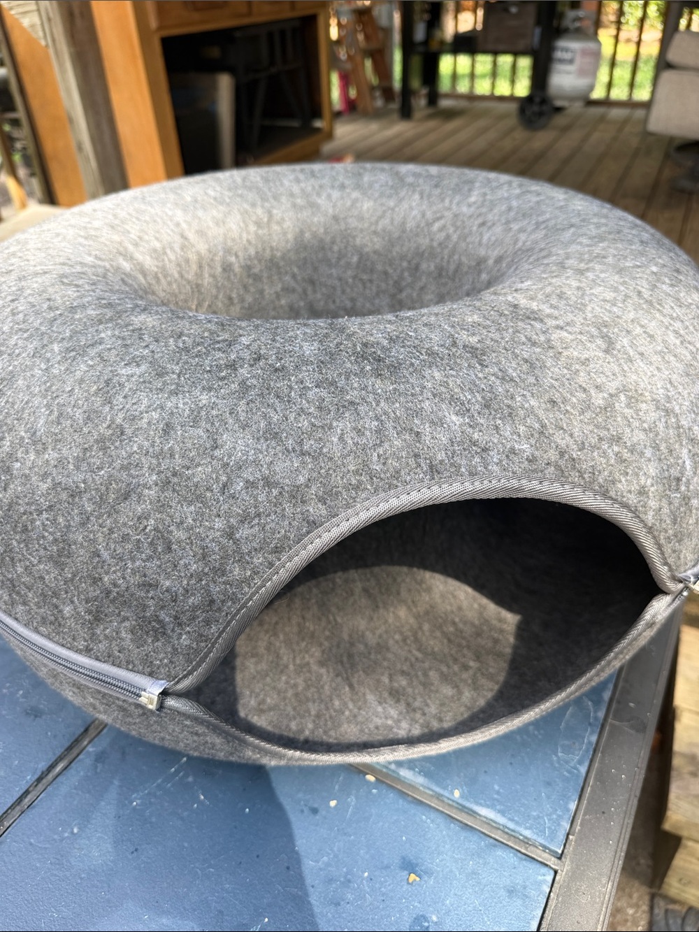 Large Felt Donut Cat Bed -gray